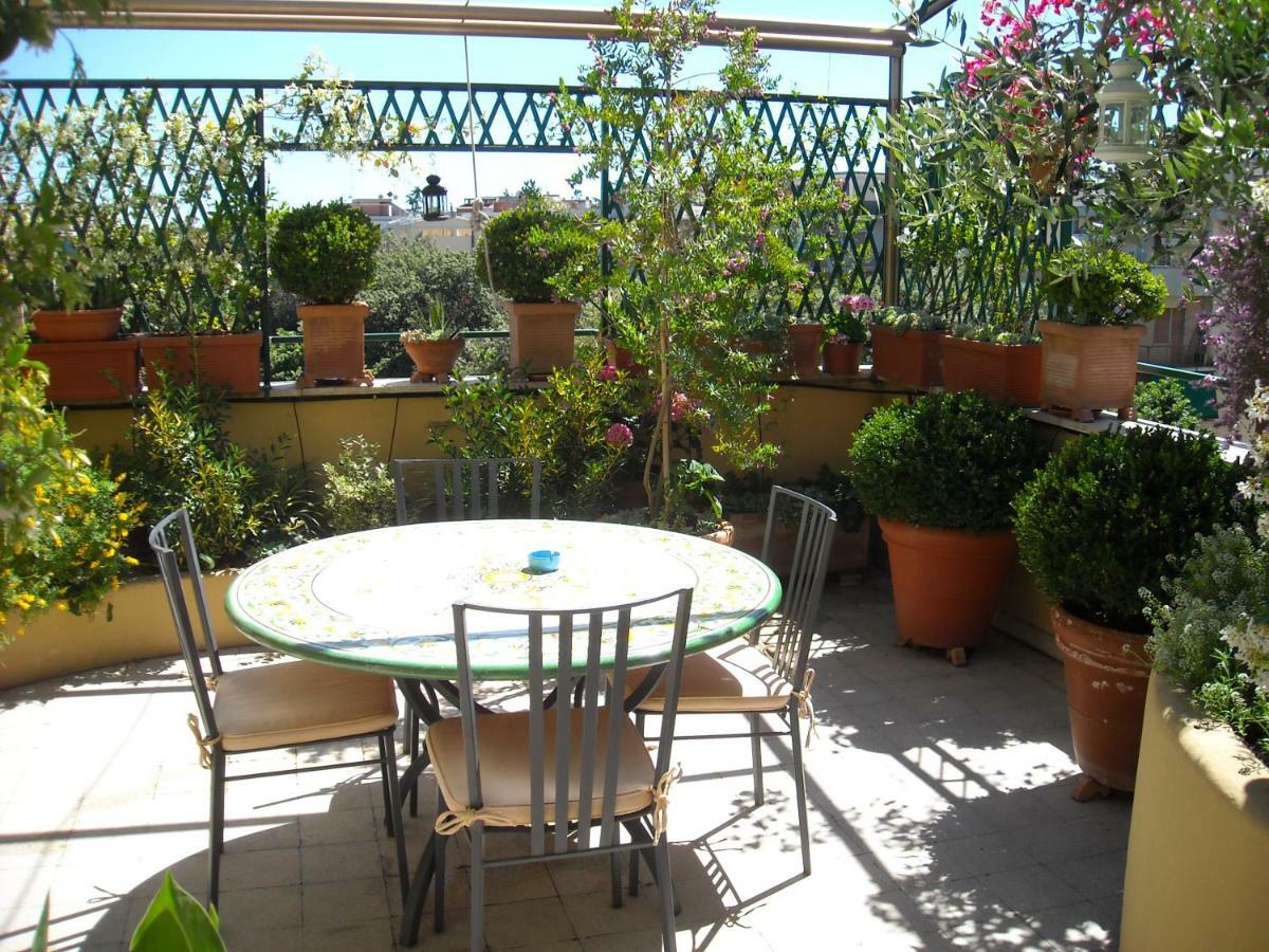 Acomodação com café da manhã  Attico Monteverde *